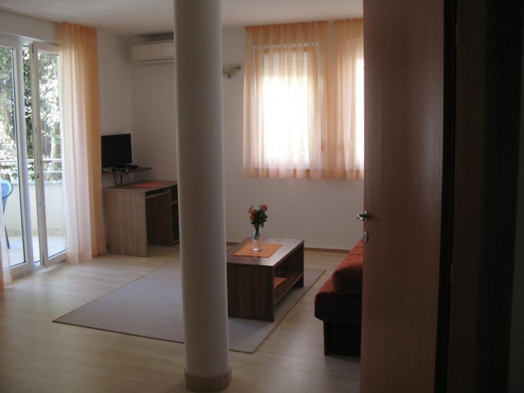 Apartments Mirela Petrčane Zewnętrze zdjęcie