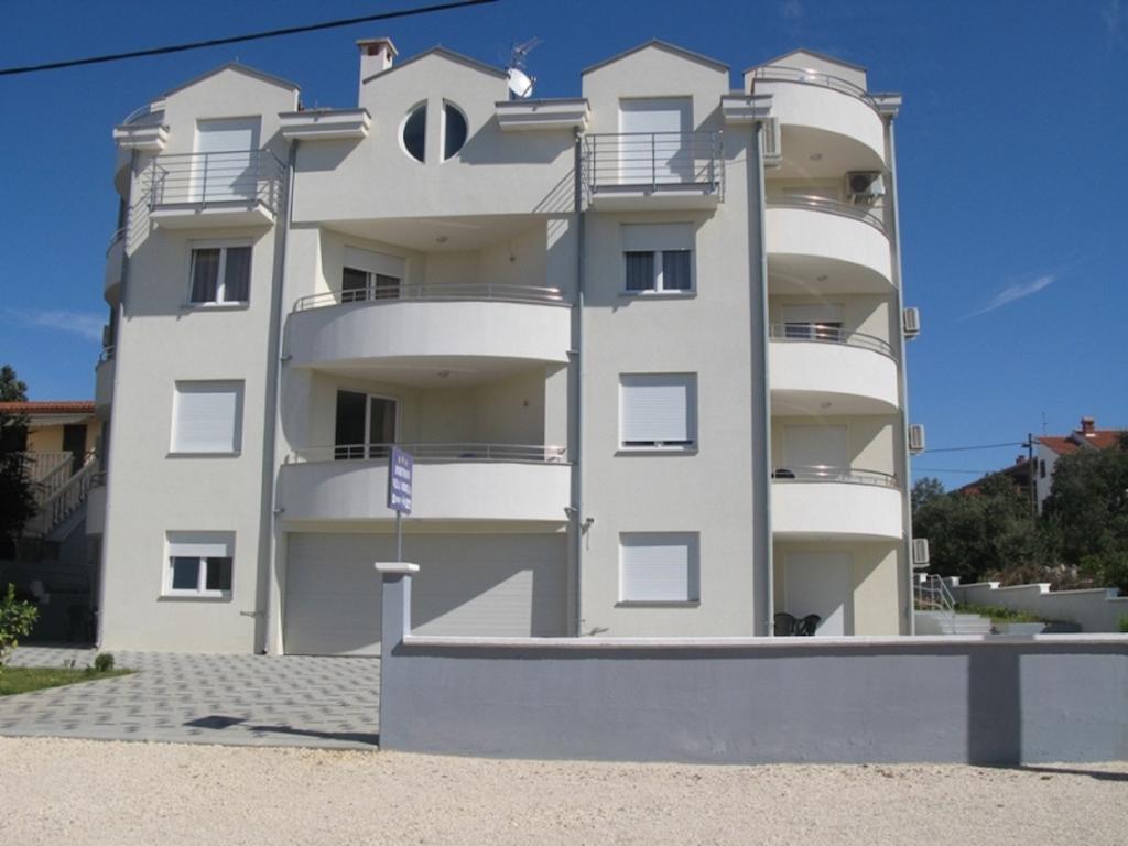 Apartments Mirela Petrčane Zewnętrze zdjęcie